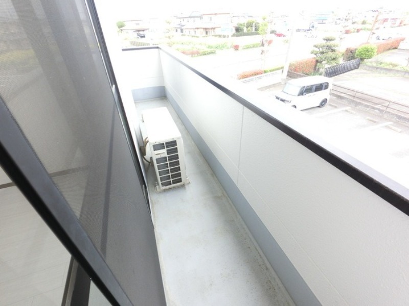 バルコニー　図面と現状に相違がある場合には現状を優先