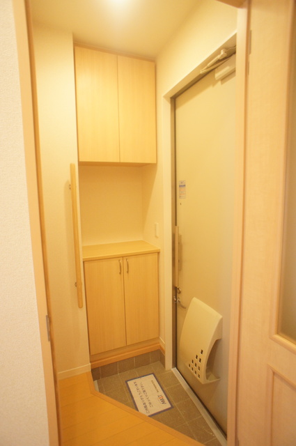 玄関　下駄箱付なので、玄関はいつでもスッキリ片付きますね☆
