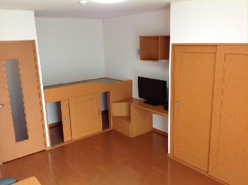 居室・リビング　写真は1Ｆ居室。2Ｆはカーペット。