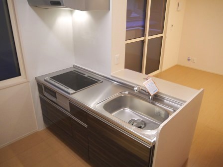 キッチン　キッチン：ＩＨ２口グリル付き。浄水器も付けれます（有料）