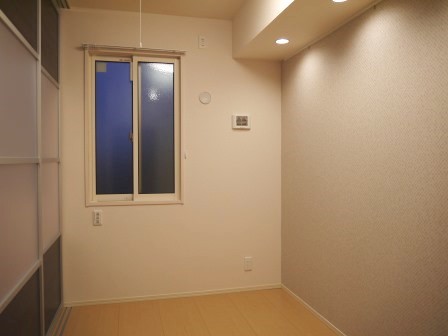 その他部屋・スペース　洋室：１面だけポイントクロスでオシャレです☆