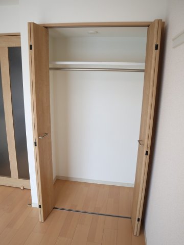 収納　お洋服もたくさんしまえますよ