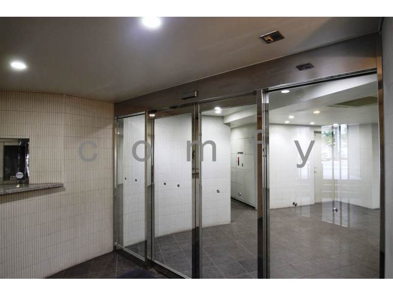 エントランス　オートロック前