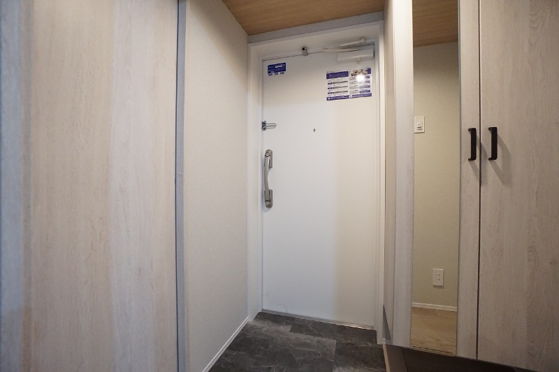 玄関　ダブルロックの玄関ドア