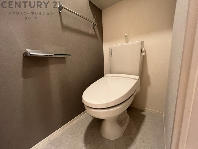 トイレ　温水洗浄便座機能付きのトイレです♪