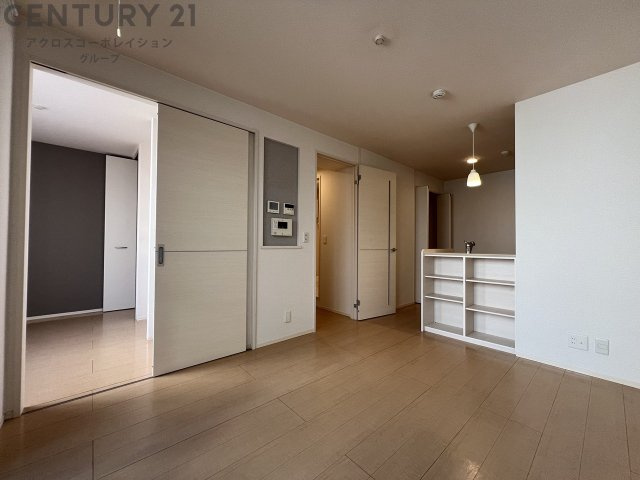 居室・リビング　エアコン付き9.8帖のリビングです♪