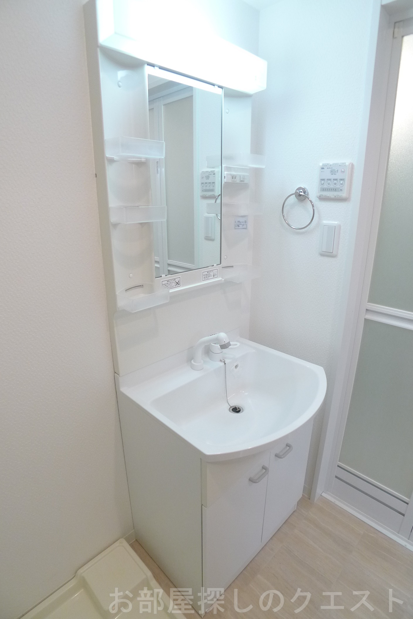 洗面設備　（写真は同タイプ）