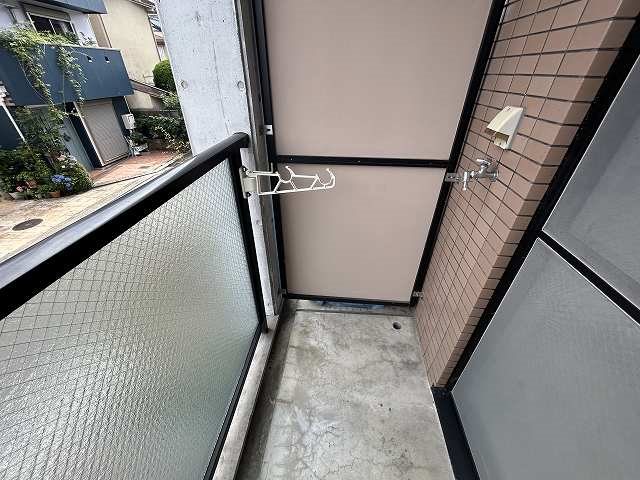バルコニー　同マンション別部屋