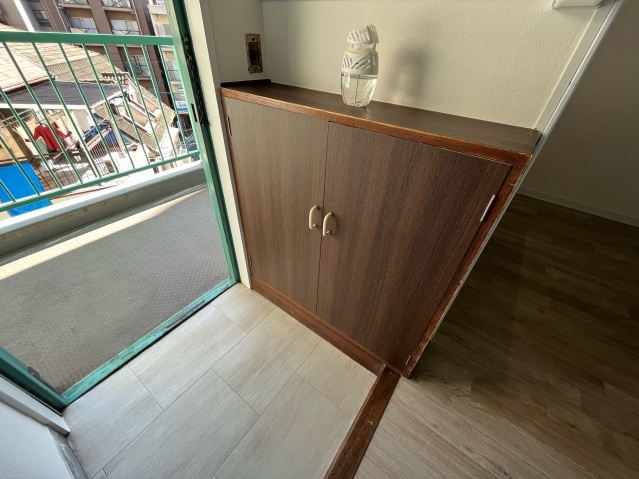 玄関　同物件別号室の写真です。