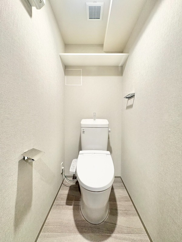 トイレ　温水洗浄便座です♪