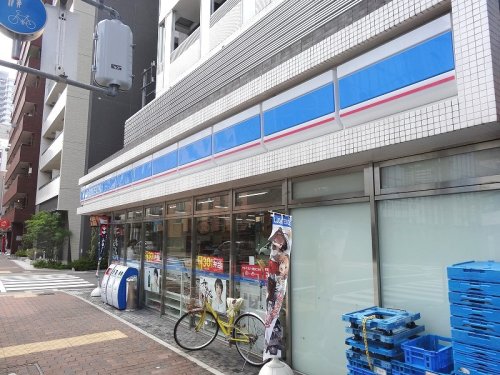 コンビニ　ローソン 神戸元町通五丁目店（コンビニ）まで30m