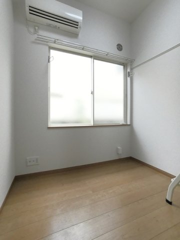 居室・リビング　洋室（同一仕様写真）