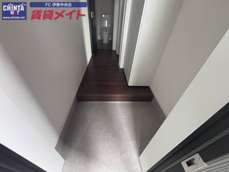 玄関　同型別部屋参照