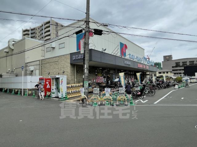 スーパー　万代　桃谷駅前店（スーパー）まで883m