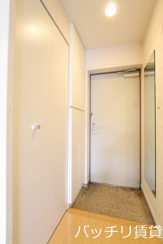 玄関　画像は別号室の為、現状優先になります。