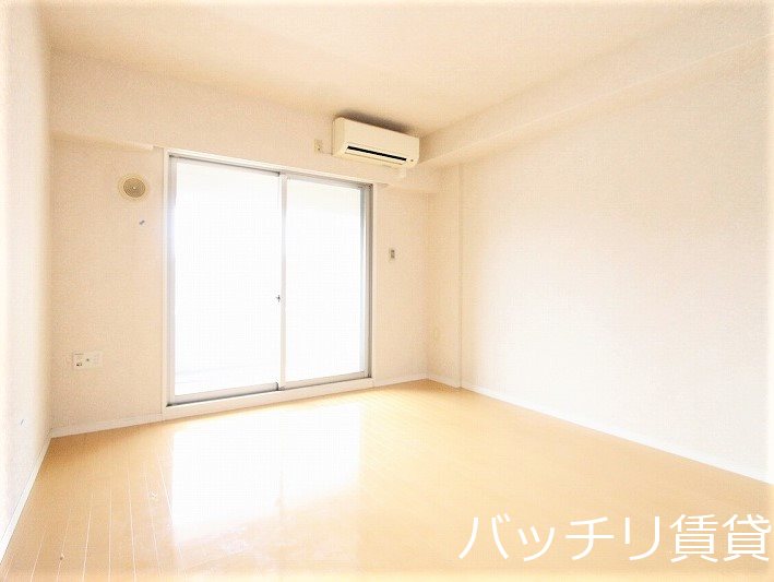 バルコニー　画像は別号室の為、現状優先になります。