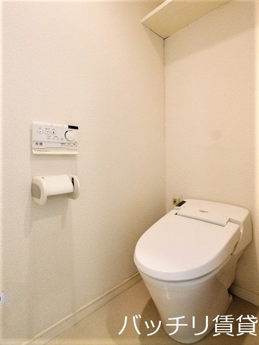 トイレ　画像は別号室の為、現状優先になります。