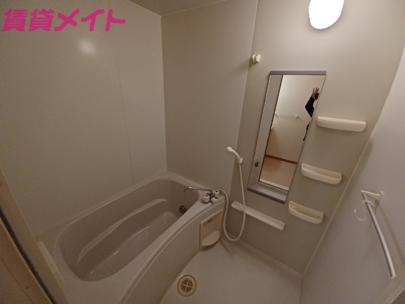 バス・シャワールーム　同型反転参考写真