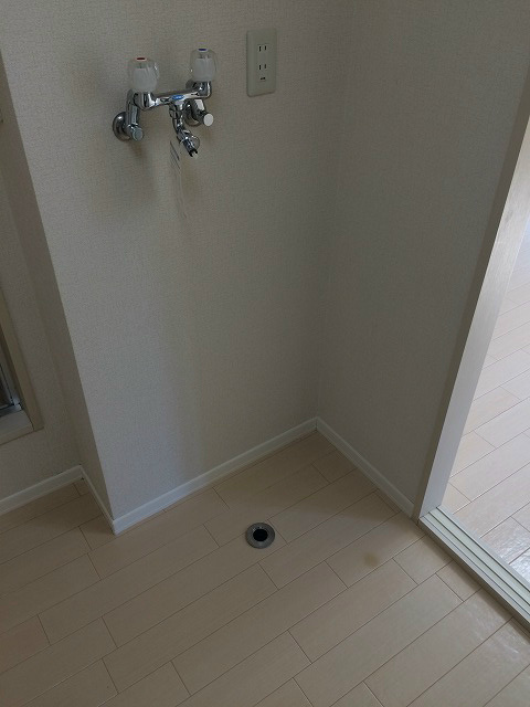 その他　洗濯機置き場　　　※写真は別号室です。ご参考下さい。