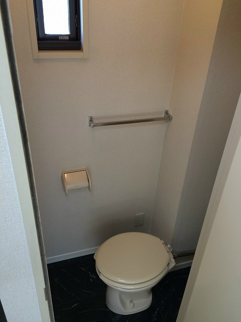 トイレ　※写真は別号室です。ご参考下さい。
