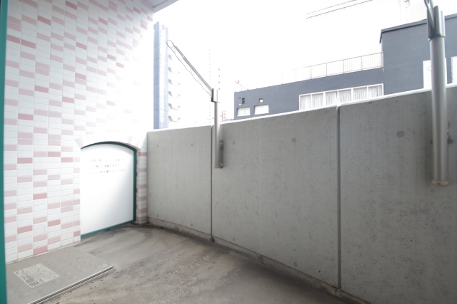 バルコニー　※別室の参考写真の為、現況優先です。