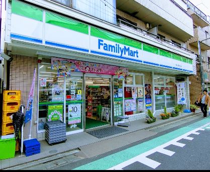 コンビニ　ファミリーマート 池ノ上駅北口店（コンビニ）まで58m