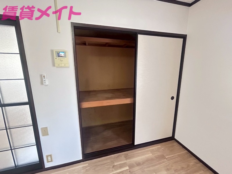 収納　同物件別部屋の写真です