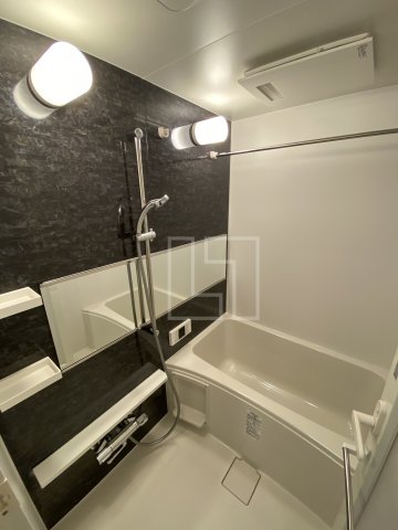 バス・シャワールーム　グランカーサ難波元町　浴室