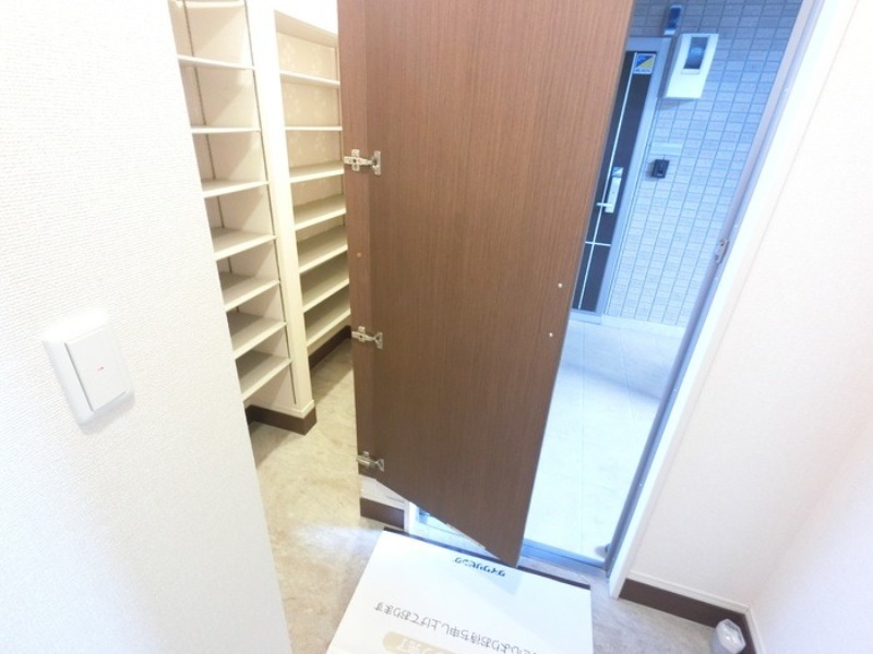 玄関　図面と現状に相違がある場合には現状を優先