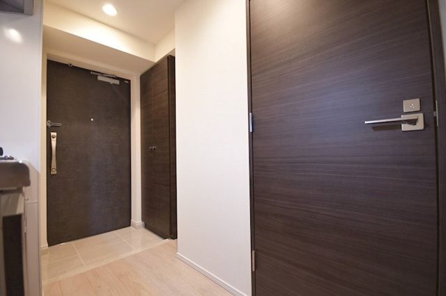 玄関　LEXE(レグゼ)王子神谷　　北区神谷3