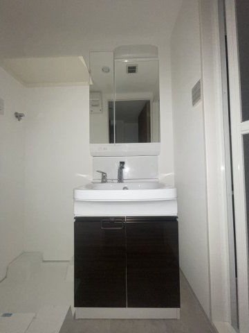 洗面設備　スペースが確保できる洗面所です