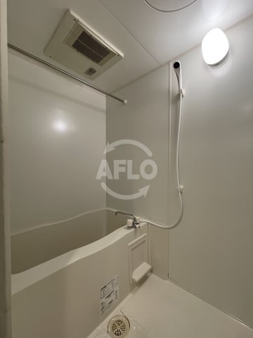 バス・シャワールーム　レジディア江戸堀　浴室