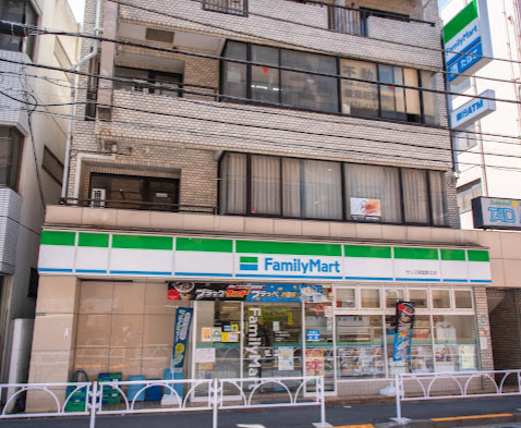 コンビニ　ファミリーマート サンズ経堂駅北店（コンビニ）まで1326m