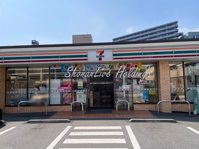 コンビニ　セブン-イレブン 新横浜１丁目店（コンビニ）まで616m