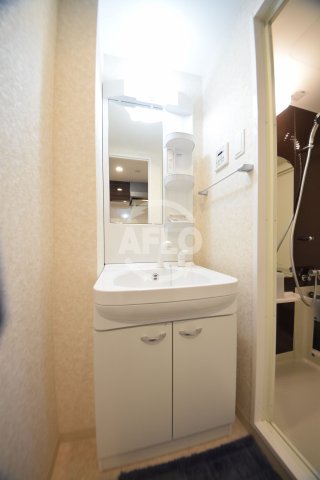 洗面設備　Luxe難波南　独立洗面台