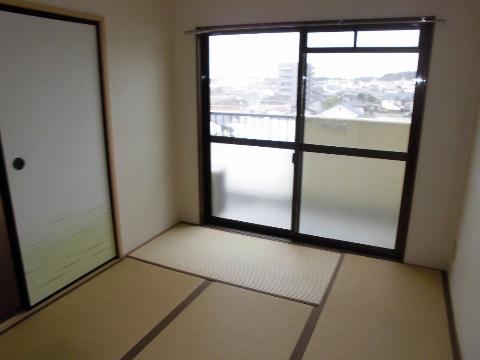 居室・リビング　室内