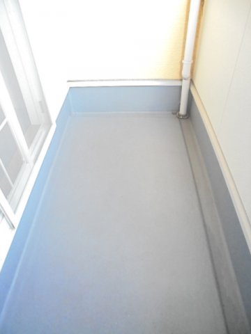 バルコニー　バルコニーからの眺めを楽しみながら食事をしませんか