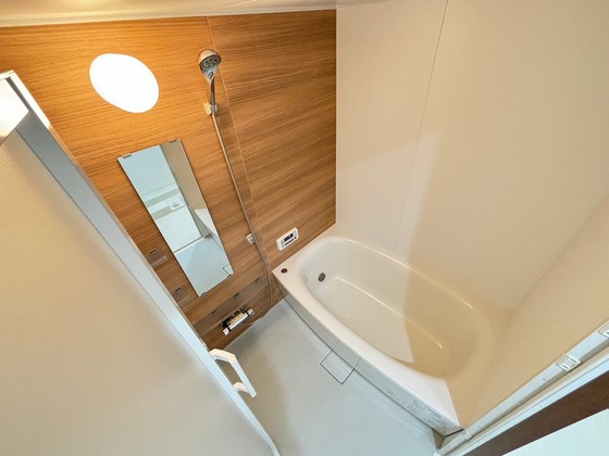 バス・シャワールーム　※別部屋の写真です