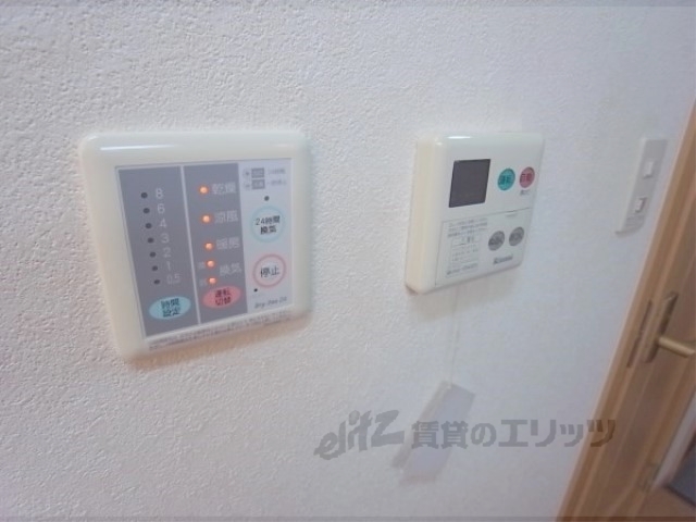 その他設備　給湯器リモコン