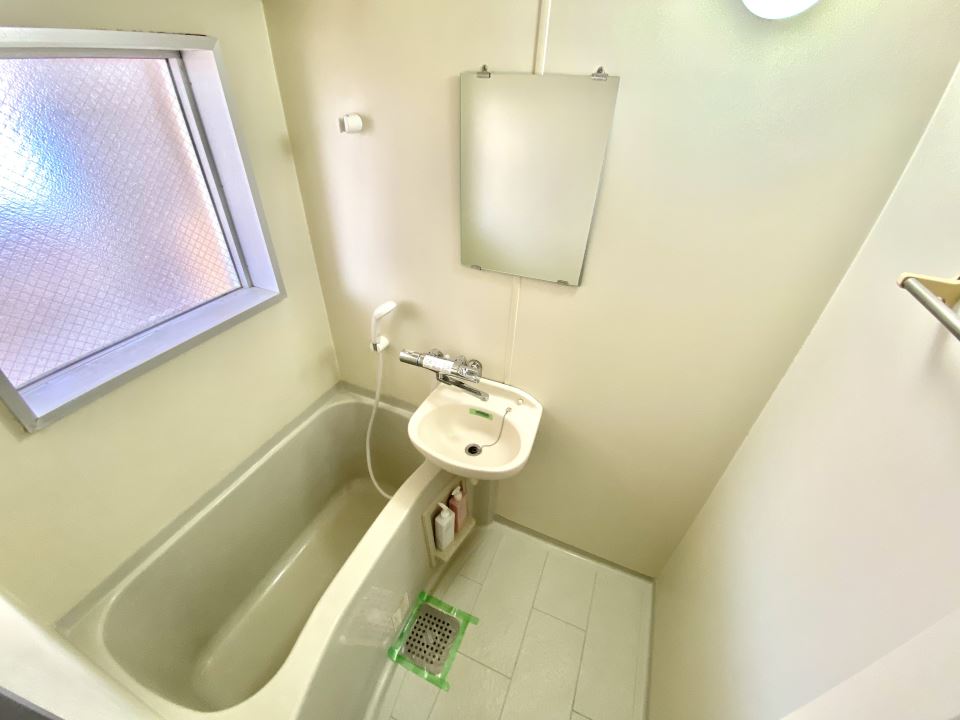 バス・シャワールーム　サーモ付きシャワーに取り替えました