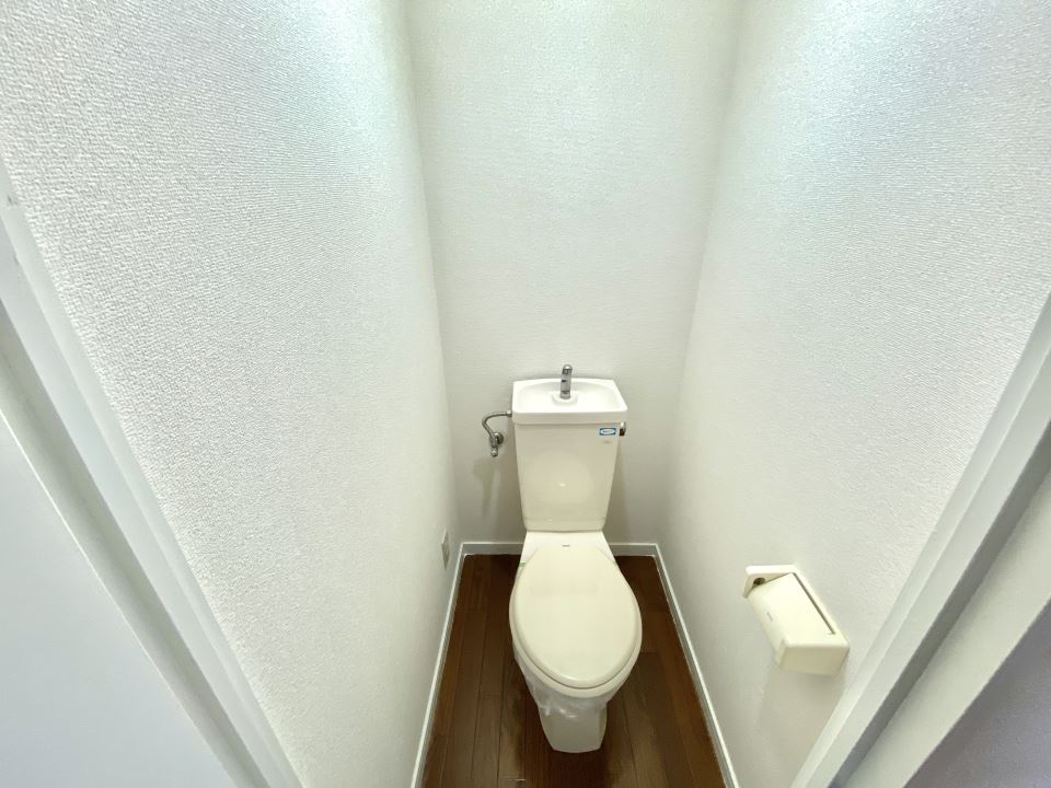 トイレ　閉塞感のないトイレです