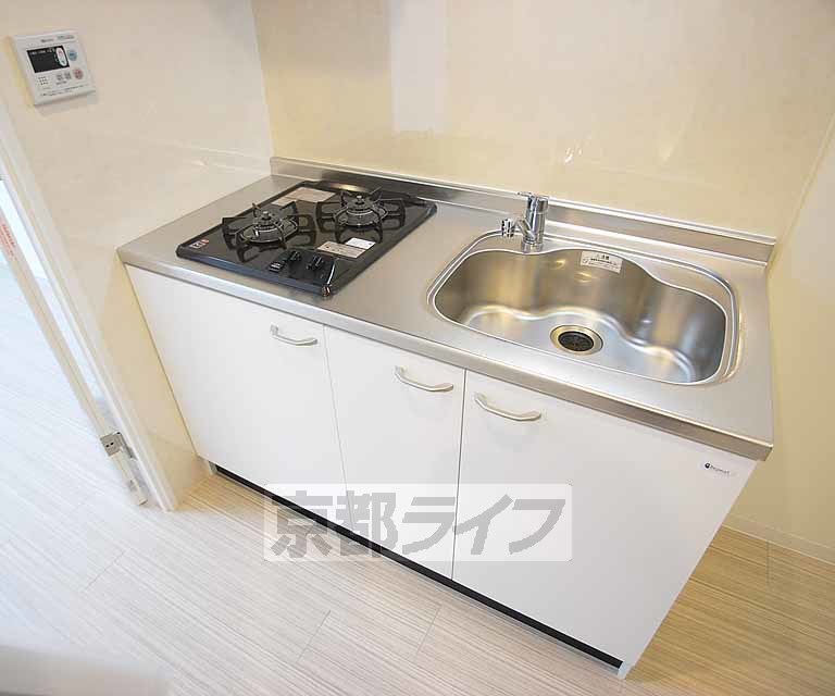 キッチン　システムキッチン搭載です。