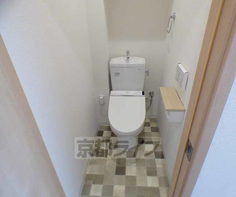 トイレ　新築できれいな部屋です