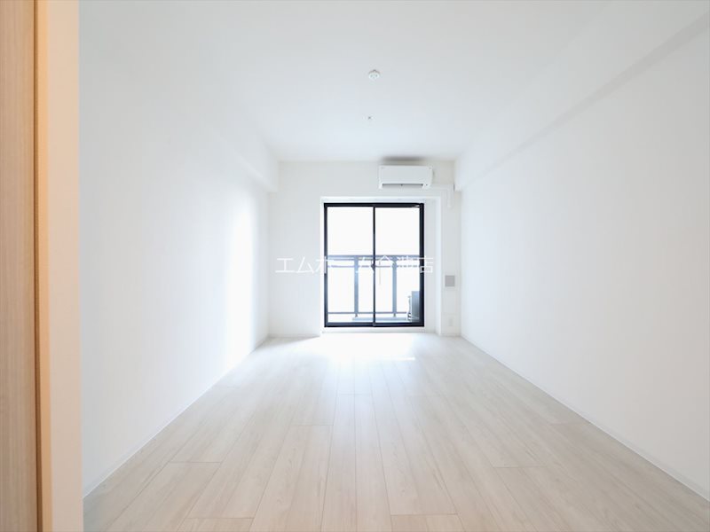 その他部屋・スペース　洋室9.1帖　エアコン付　バルコニーに面しています