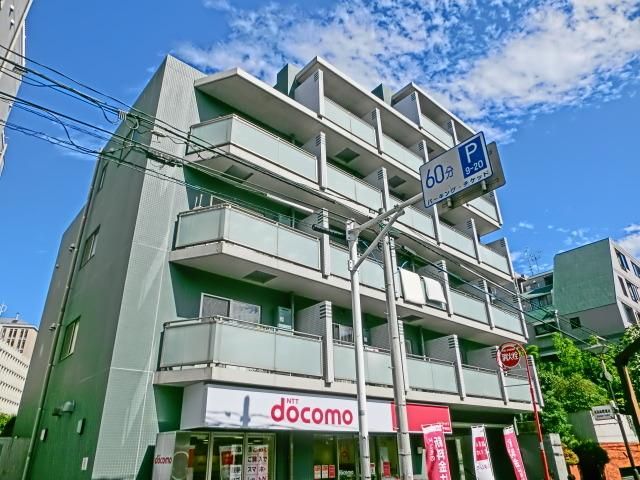 建物外観　グリーン＆ホワイトのおしゃれな外観★