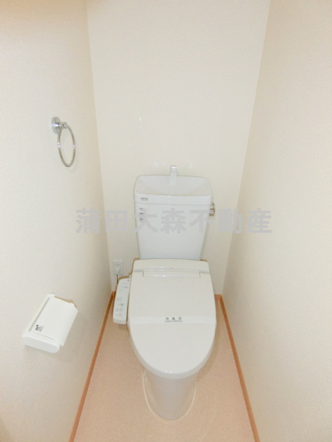 トイレ　温水洗浄便座付きのトイレ