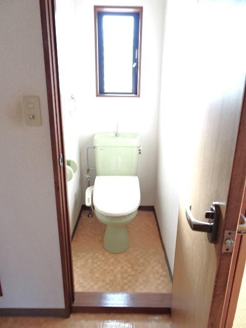 トイレ　温水洗浄暖房便座