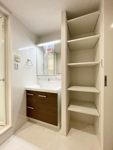 洗面設備　大容量の収納☆