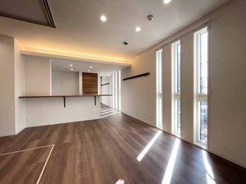 居室・リビング　オシャレなスリット窓☆