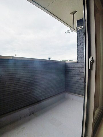 バルコニー　バルコニーがあります